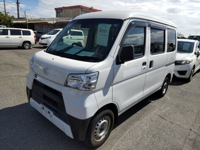 6291 Daihatsu Hijet van S321V 2018 г. (LUM Kobe Nyusatsu)